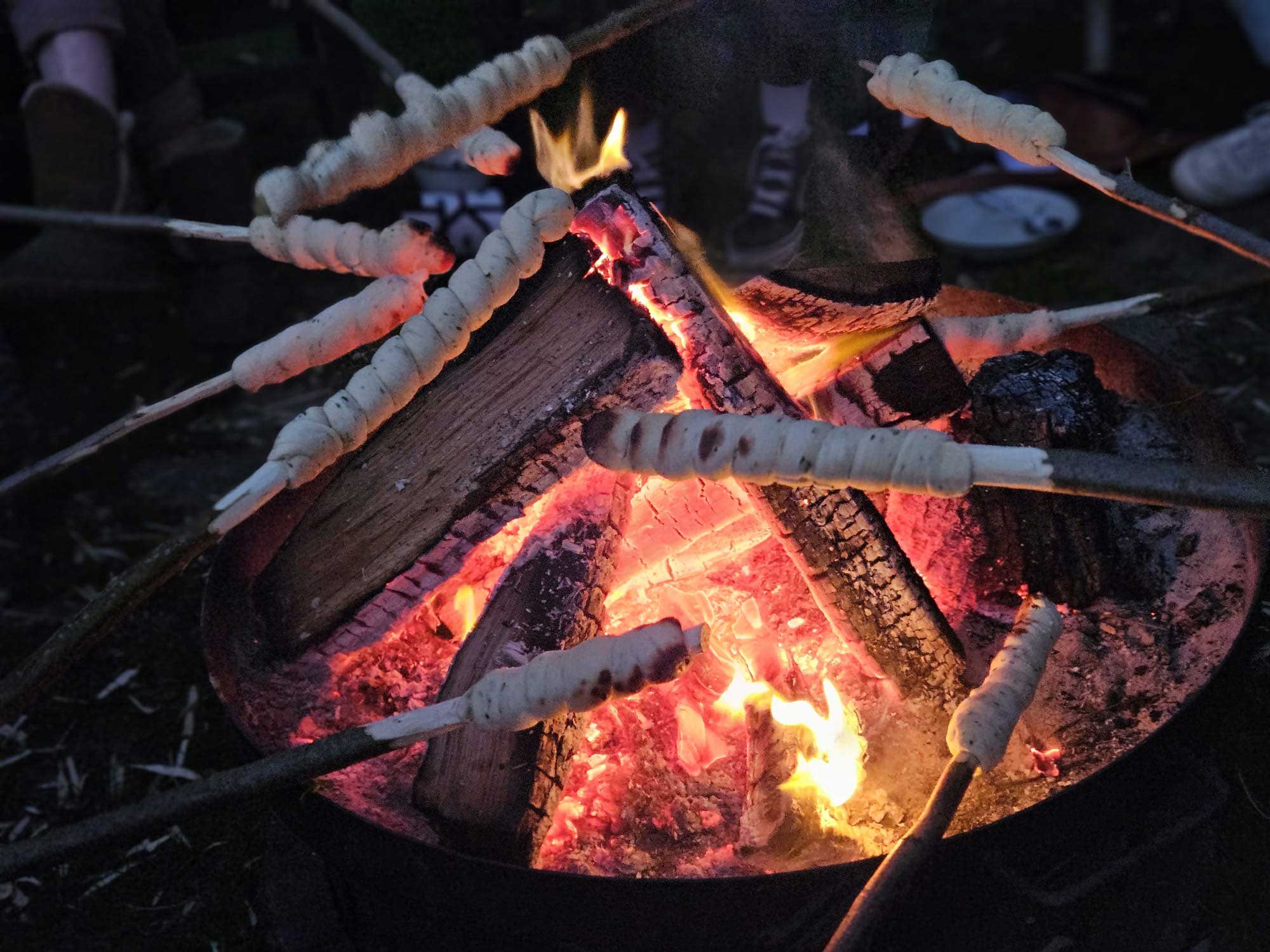 frischluftkinder_muenster_tweens_lagerfeuer_stockbrot